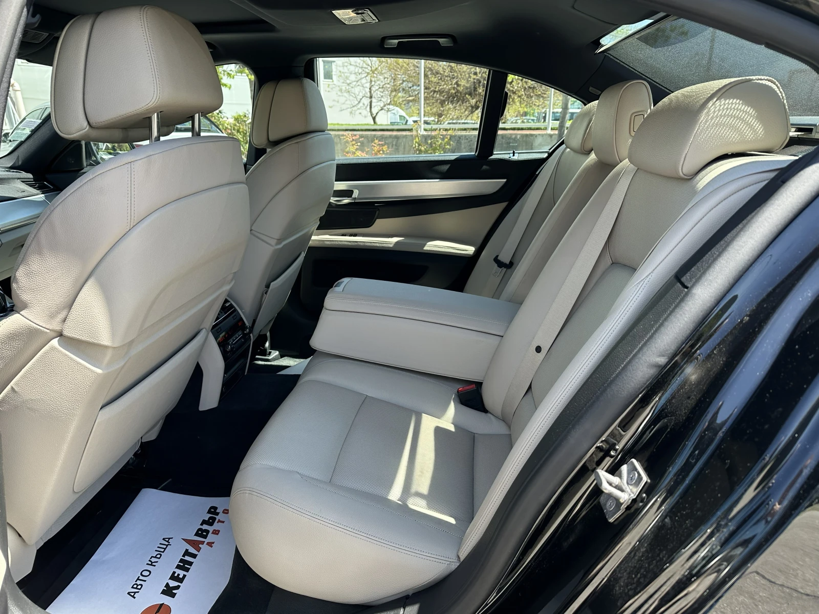 BMW 740 XD/M Pack/Реални километри, снимка 9 - Автомобили и джипове - 54355231