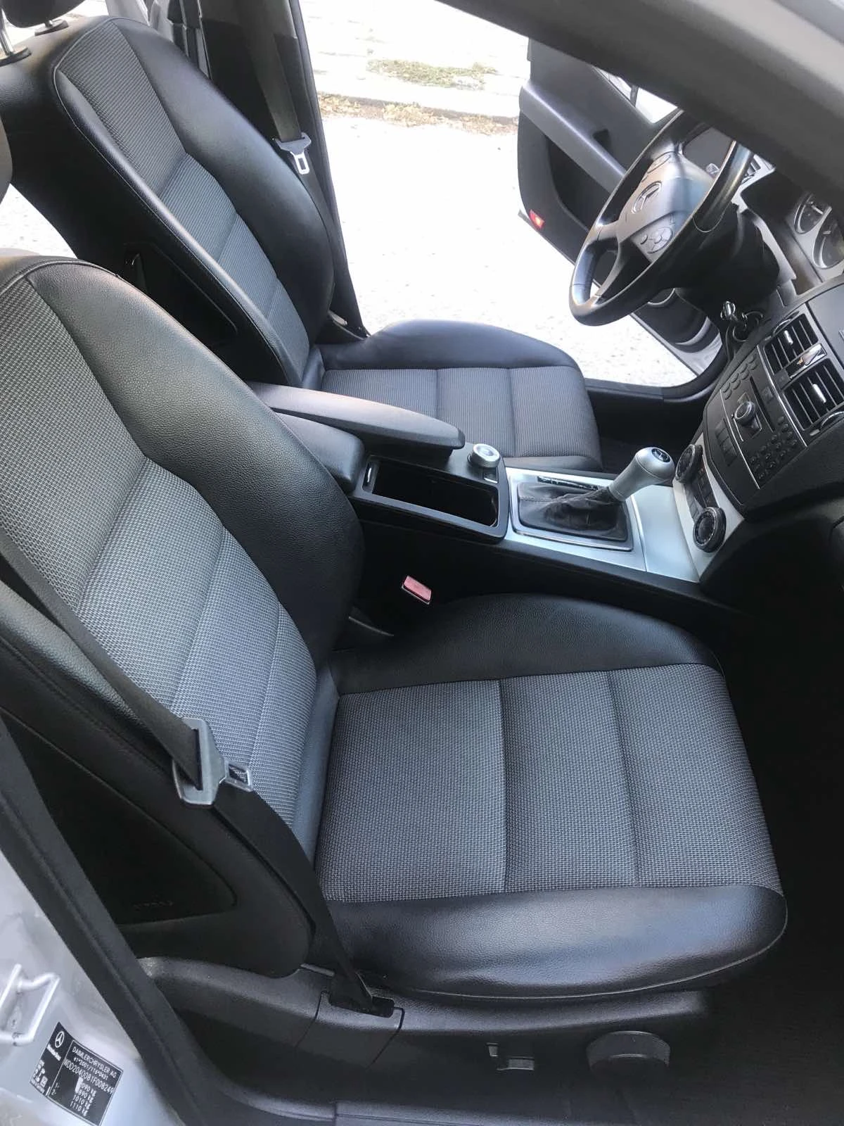 Mercedes-Benz C 220 Cdi AMG Пакет Avangarde ОМ646, снимка 9 - Автомобили и джипове - 54664484