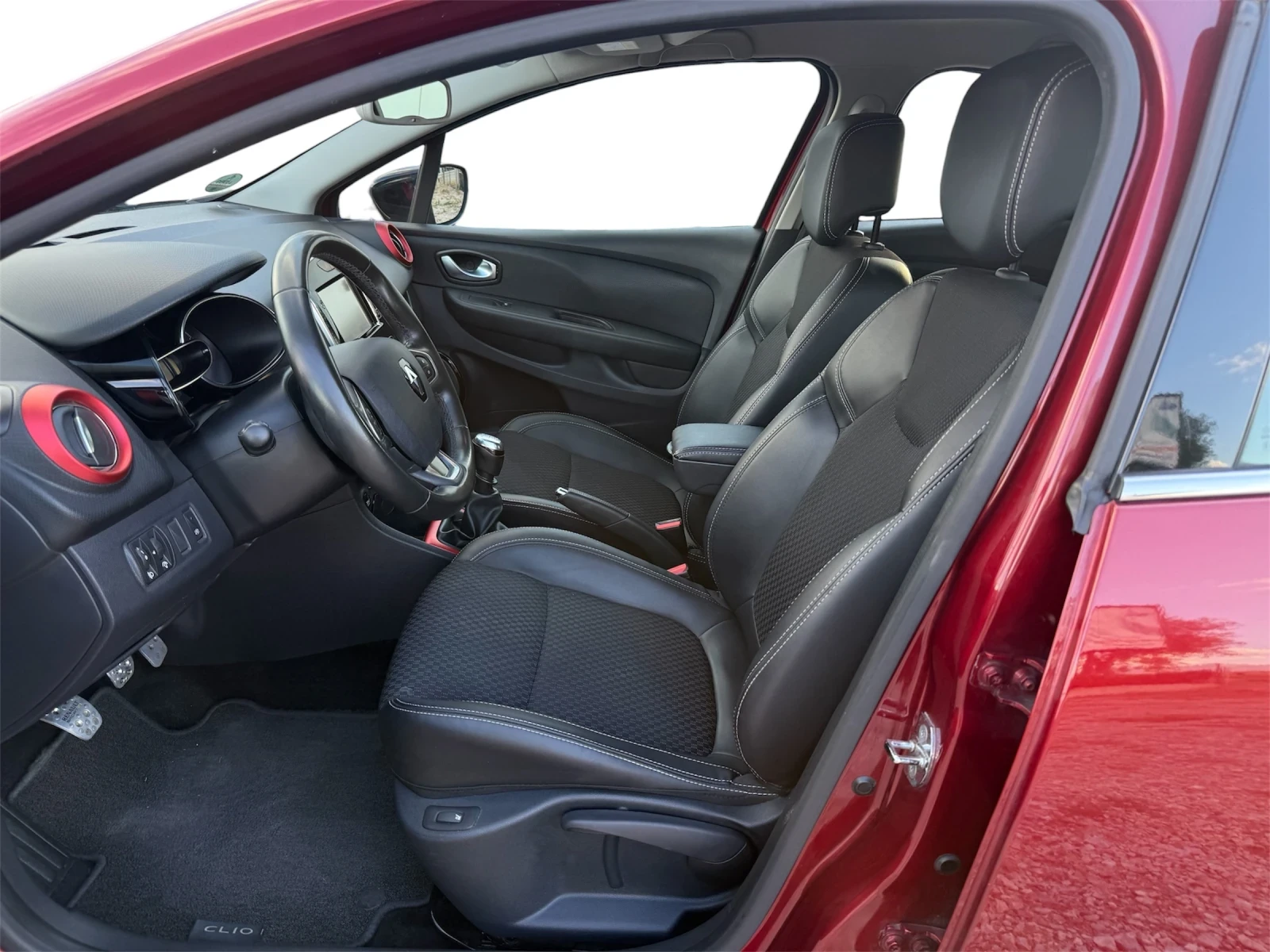 Renault Clio 1.5/110hp/6gears/Intense/Full LED/, снимка 7 - Автомобили и джипове - 54855799