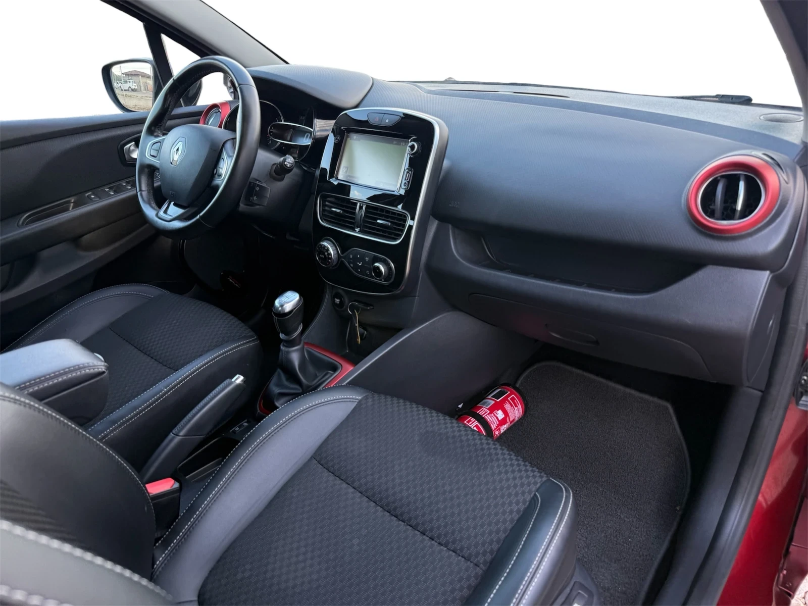 Renault Clio 1.5/110hp/6gears/Intense/Full LED/, снимка 10 - Автомобили и джипове - 54855799