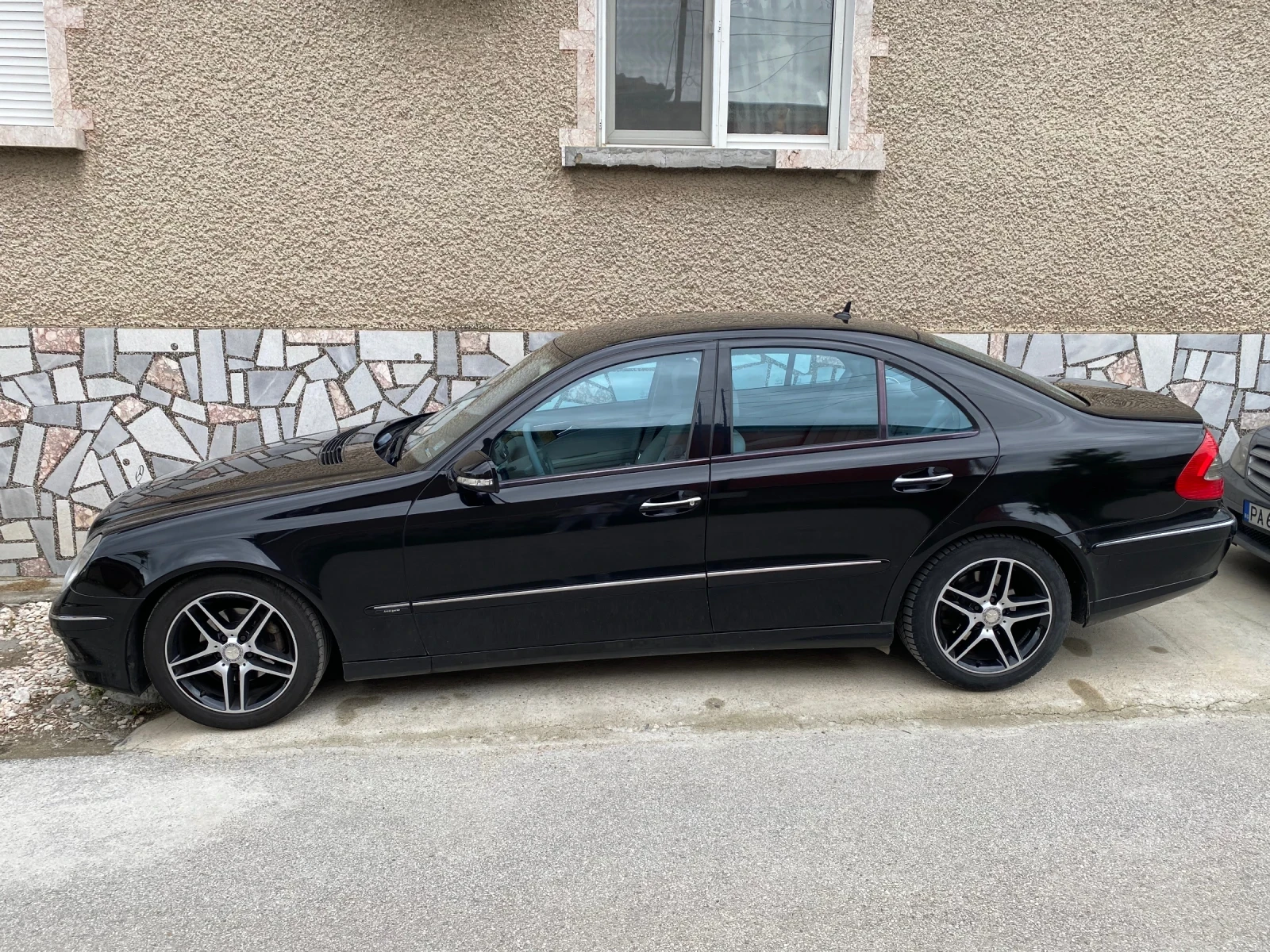 Mercedes-Benz E 200 Kompressor Gas, снимка 5 - Автомобили и джипове - 55397549