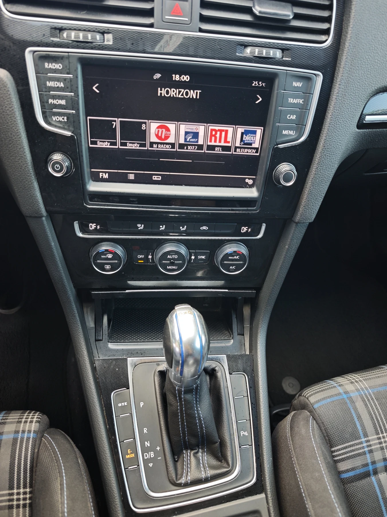 VW Golf 1.4 GTE PLUG-IN HYBRID , снимка 11 - Автомобили и джипове - 55071299