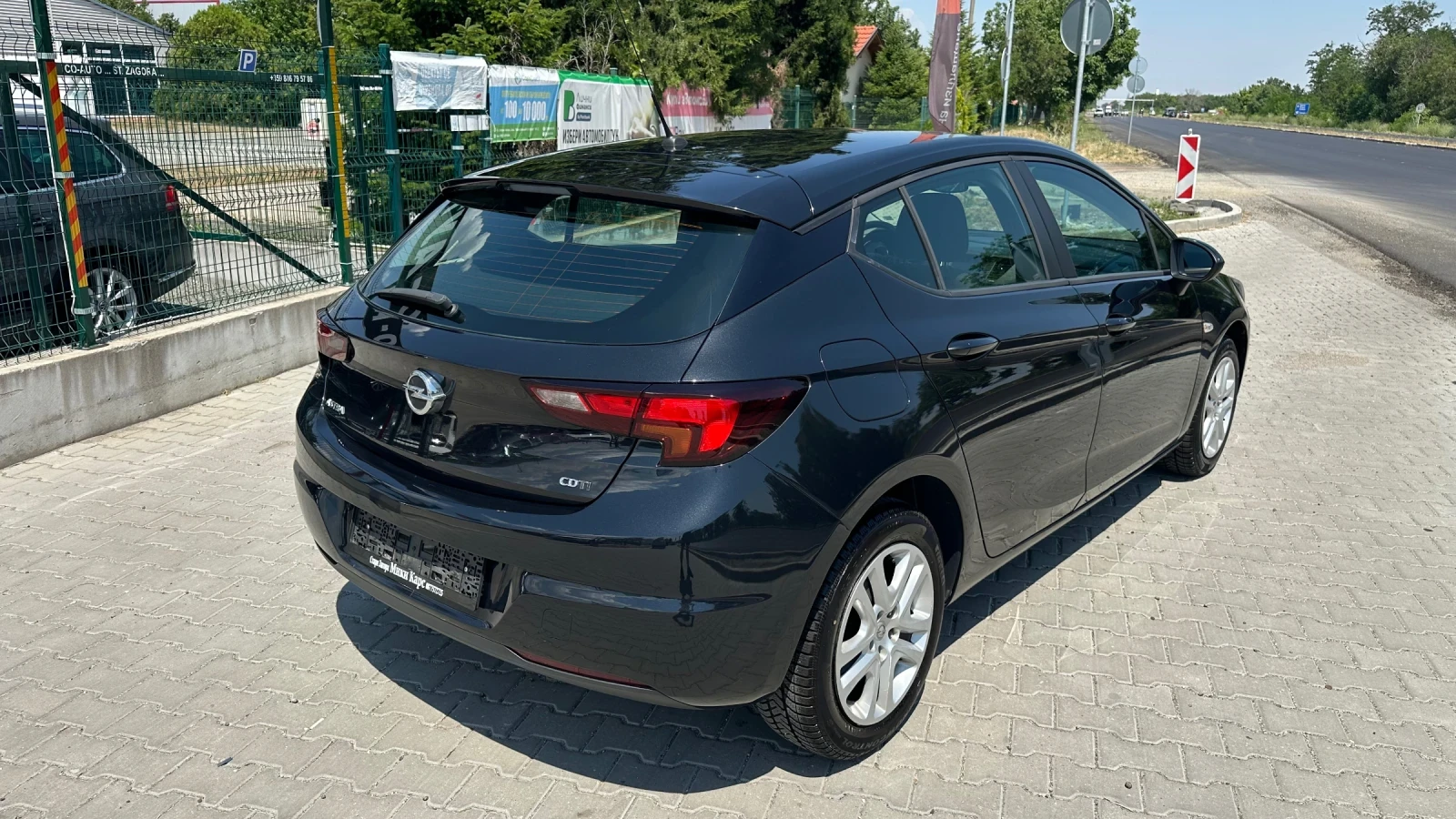 Opel Astra Лед Нави Car Play 6 скорости Климатроник , снимка 5 - Автомобили и джипове - 55102300