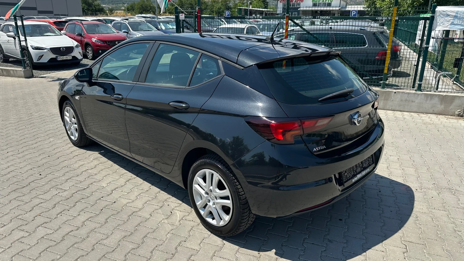Opel Astra Лед Нави Car Play 6 скорости Климатроник , снимка 3 - Автомобили и джипове - 55102300