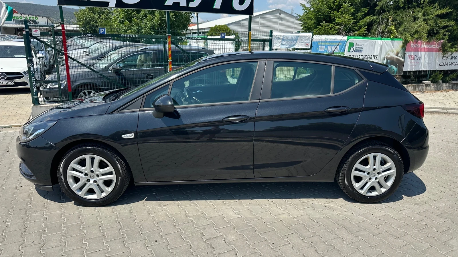 Opel Astra Лед Нави Car Play 6 скорости Климатроник , снимка 2 - Автомобили и джипове - 55102300