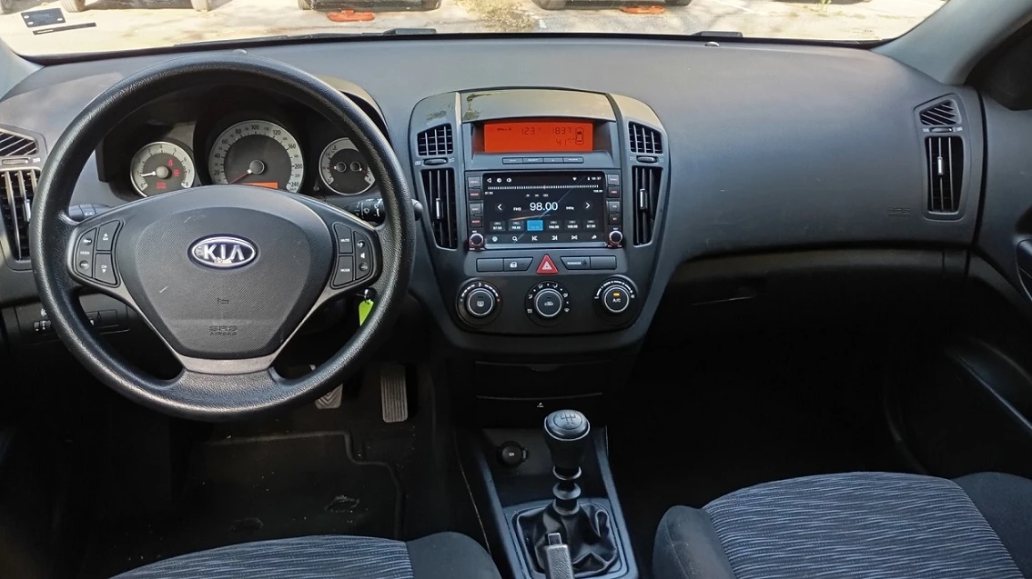 Kia Ceed 1.4 CVVT, снимка 4 - Автомобили и джипове - 55269818