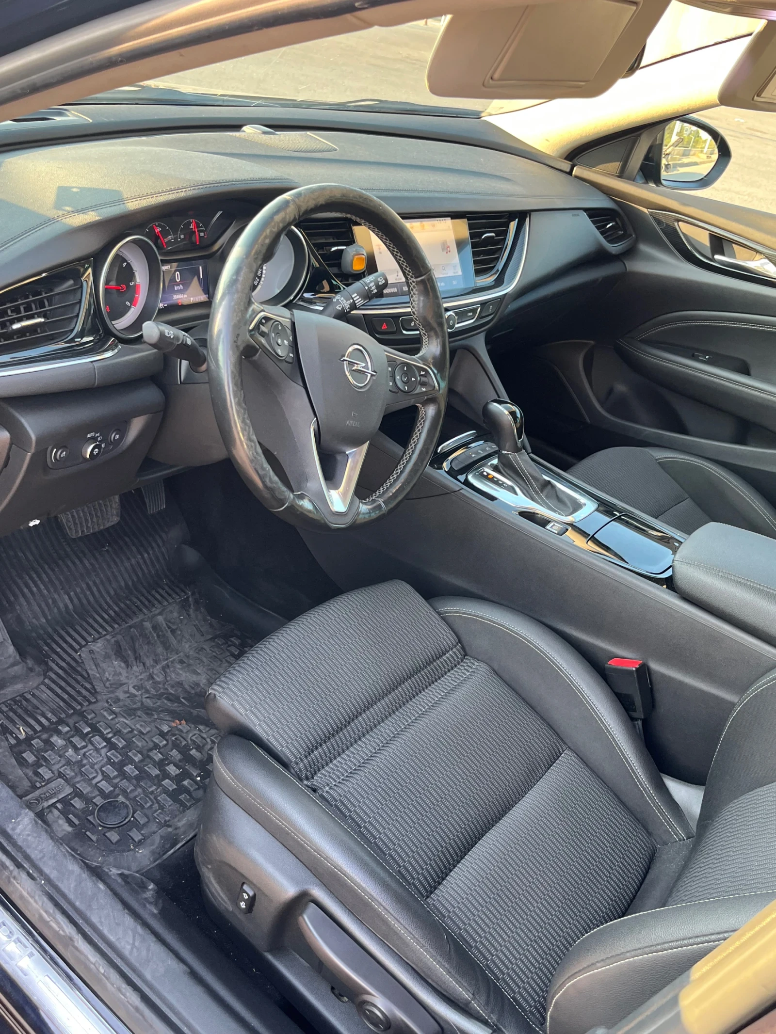 Opel Insignia Sports Tourer, снимка 4 - Автомобили и джипове - 55638934