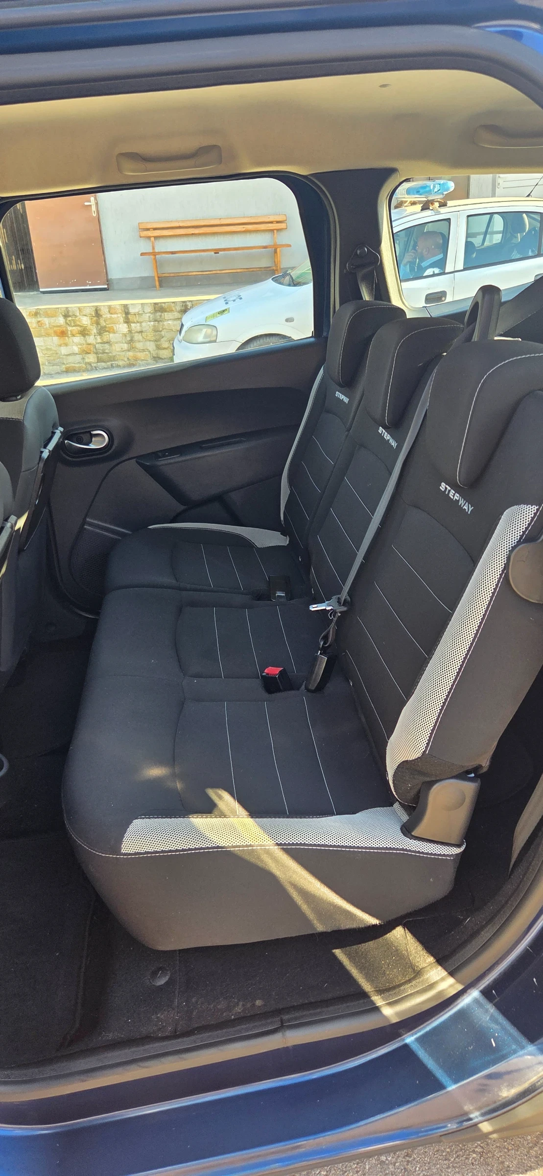 Dacia Lodgy, снимка 3 - Автомобили и джипове - 55802854