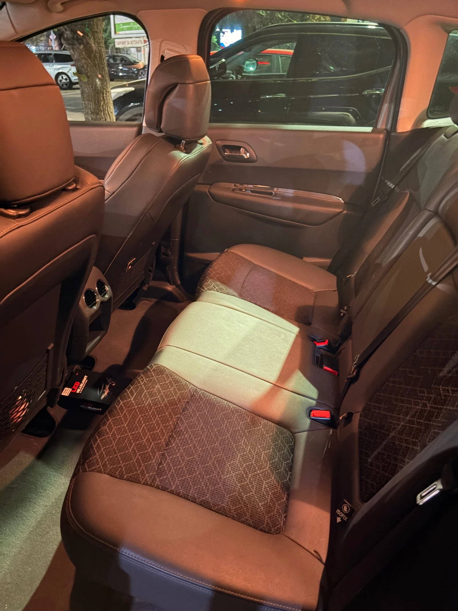 Peugeot 3008 HYbrid4, снимка 14 - Автомобили и джипове - 55849502