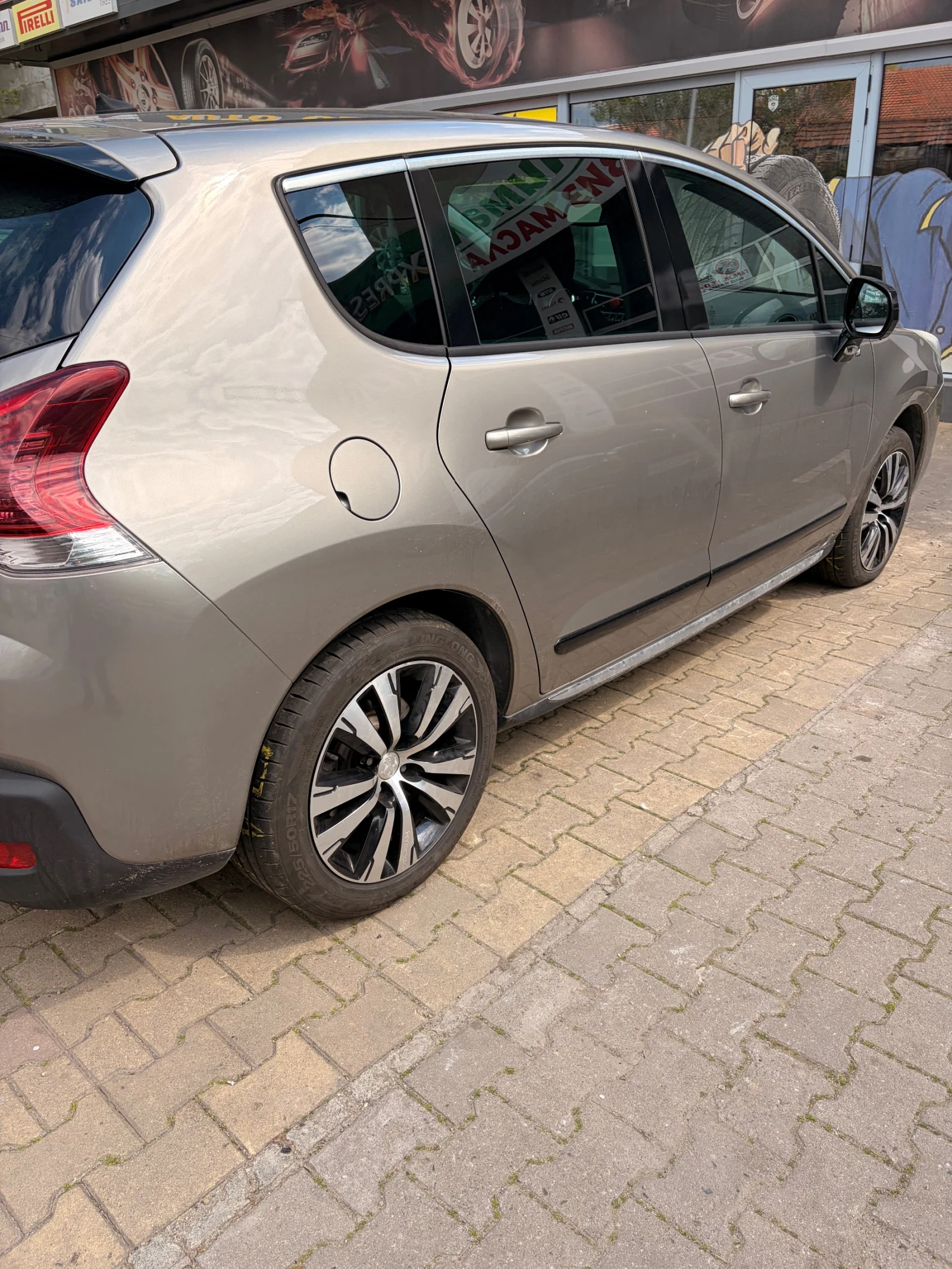 Peugeot 3008 HYbrid4, снимка 5 - Автомобили и джипове - 55849502