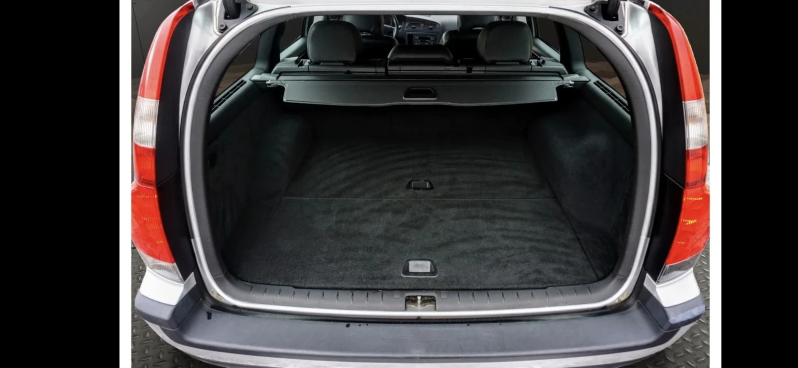 Volvo V70 Комби, снимка 12 - Автомобили и джипове - 55888083