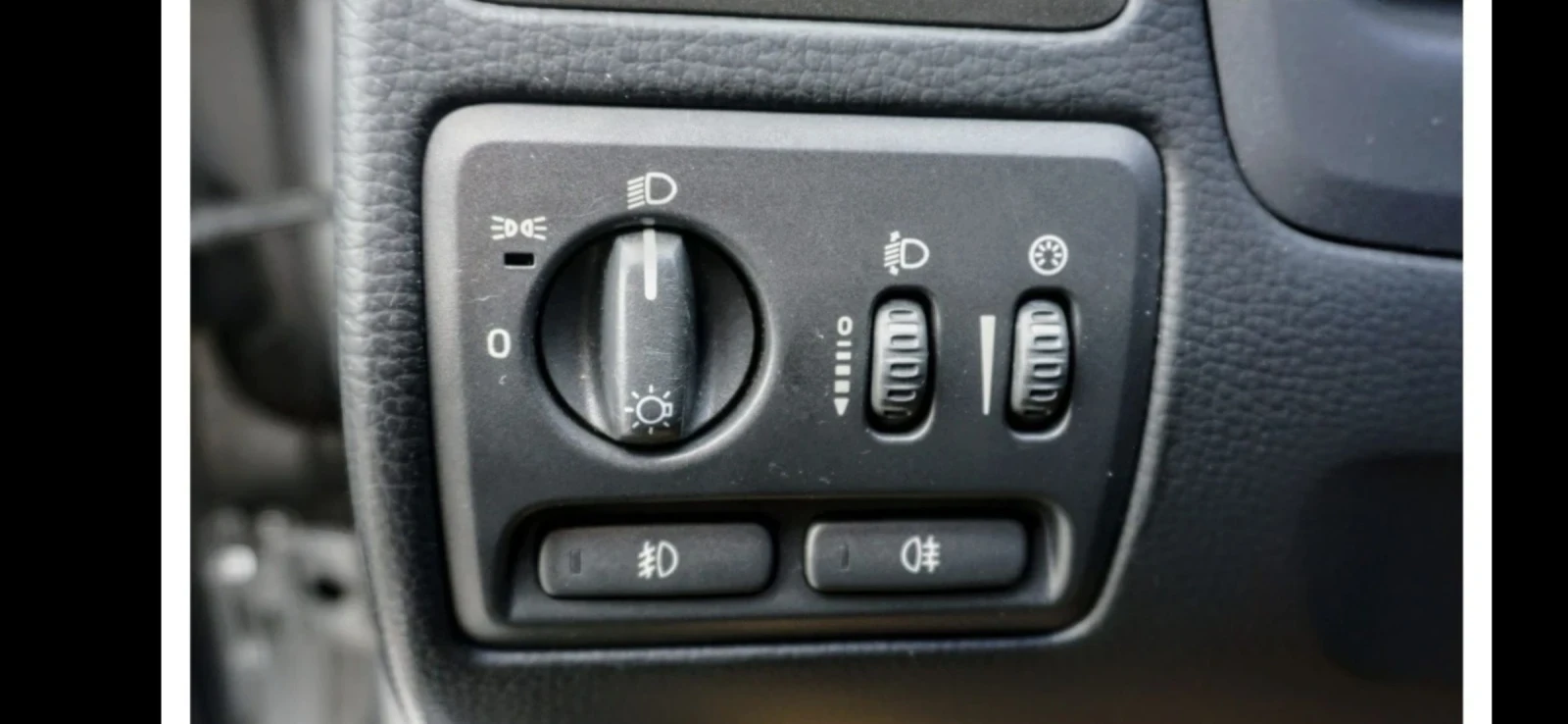 Volvo V70 Комби, снимка 13 - Автомобили и джипове - 55888083
