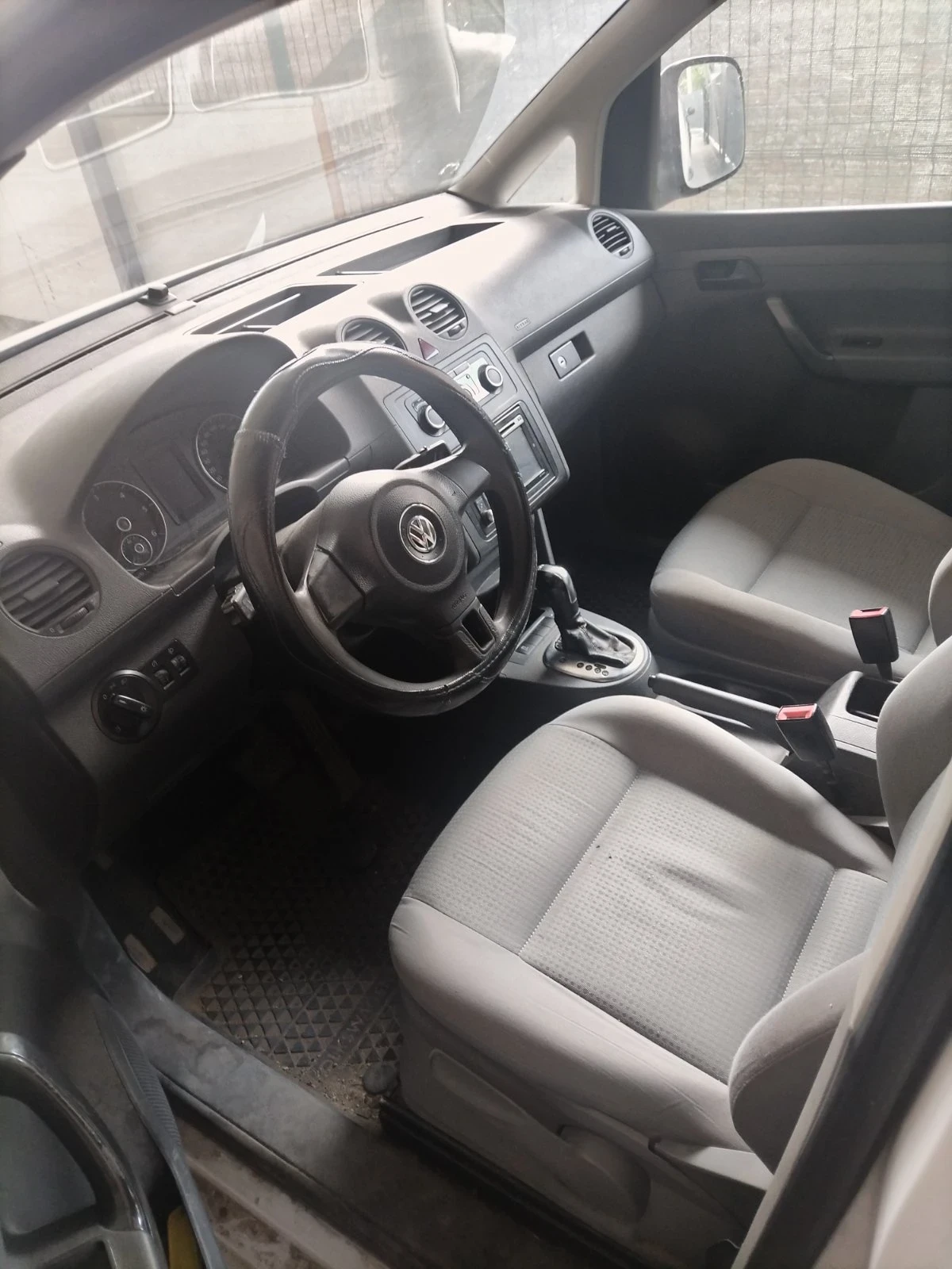 VW Caddy, снимка 4 - Автомобили и джипове - 56466262