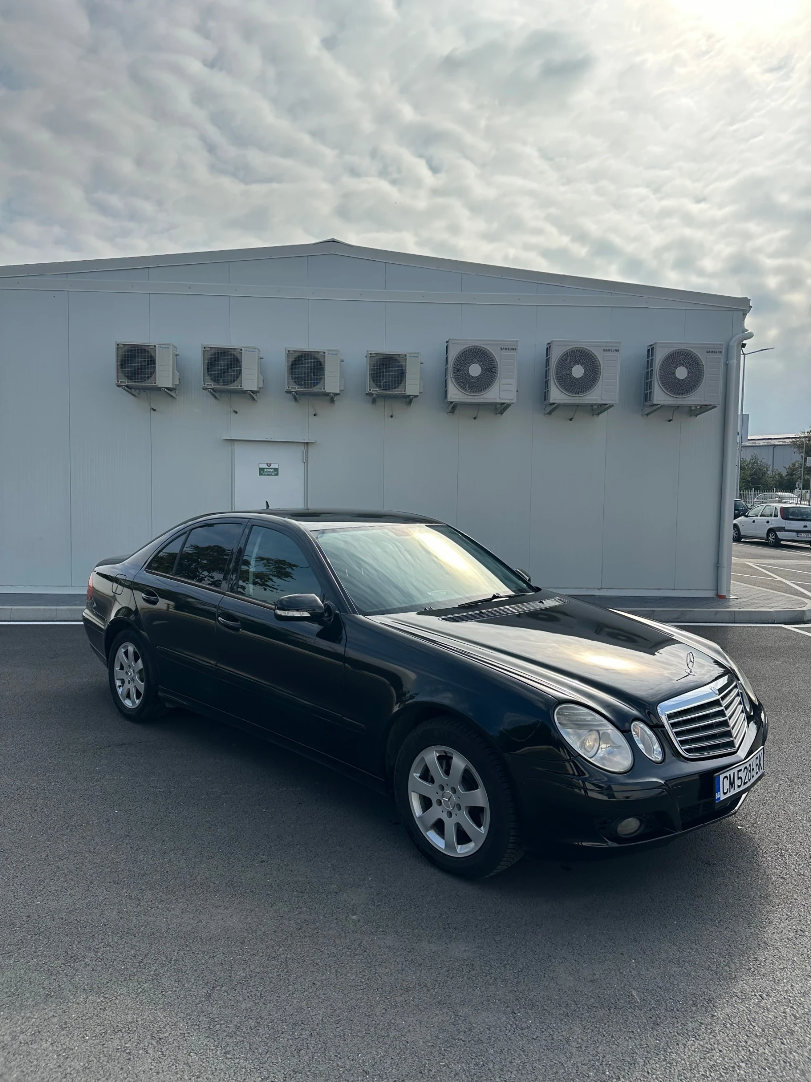 Mercedes-Benz E 220 646, снимка 3 - Автомобили и джипове - 56645453