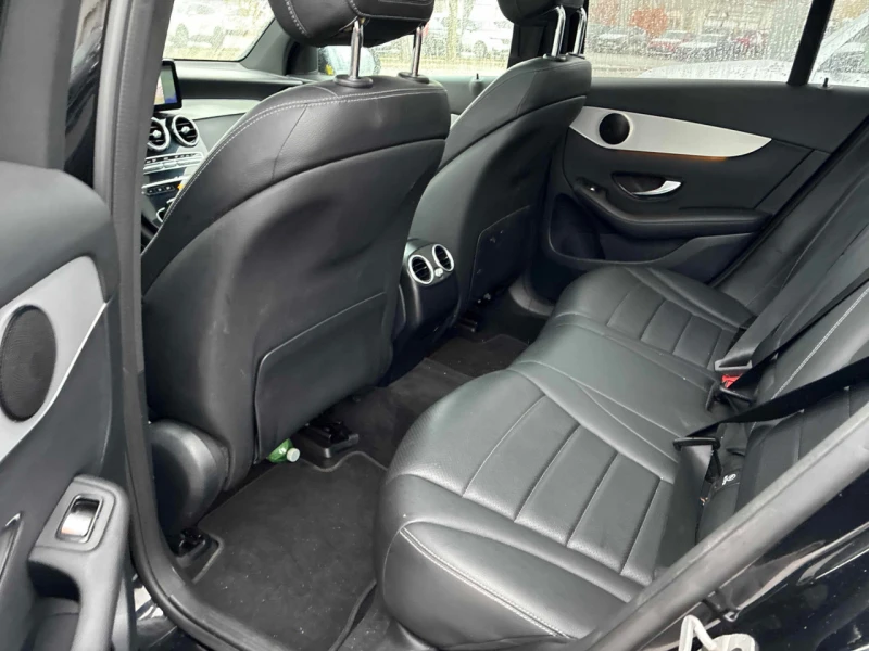 Mercedes-Benz GLC 300 * АВТО КРЕДИТ* ЦЕНА ДО БГ * СЕРВИЗНА ИСТОРИЯ * , снимка 10 - Автомобили и джипове - 52577567