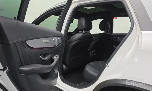 Mercedes-Benz GLC 63 AMG 4MATIC+ , снимка 16 - Автомобили и джипове - 55772848