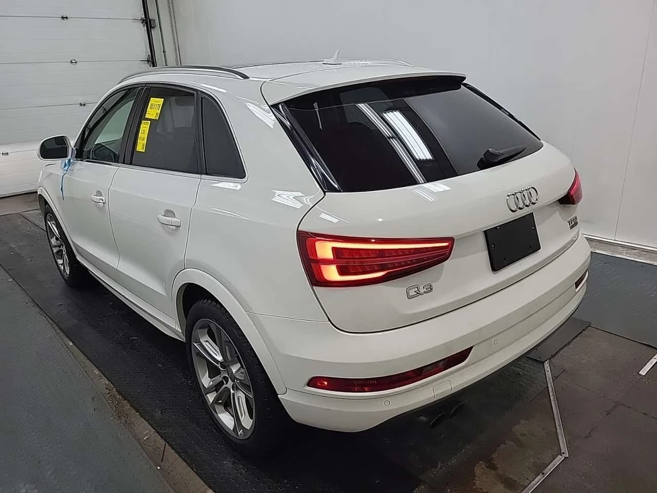 Audi Q3 * PROGRESSIV * CARFAX * БЕЗ ПЪРВОНАЧАЛНА ВНОСКА, снимка 4 - Автомобили и джипове - 53760411