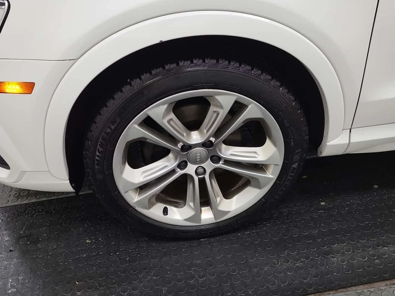 Audi Q3 * PROGRESSIV * CARFAX * БЕЗ ПЪРВОНАЧАЛНА ВНОСКА, снимка 6 - Автомобили и джипове - 53760411