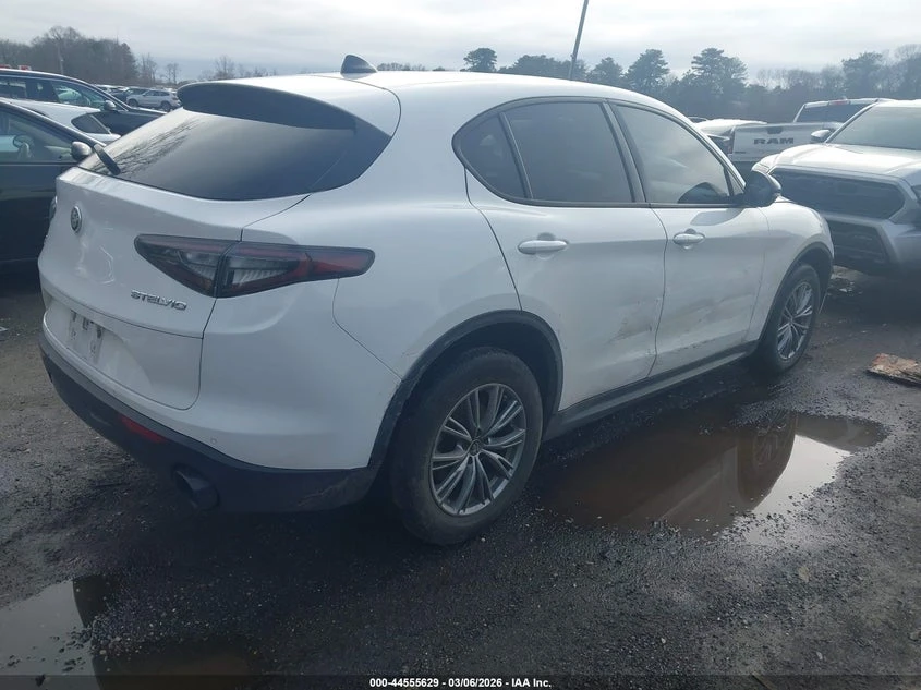 Alfa Romeo Stelvio 2.0l Sprint Awd, снимка 4 - Автомобили и джипове - 54141606