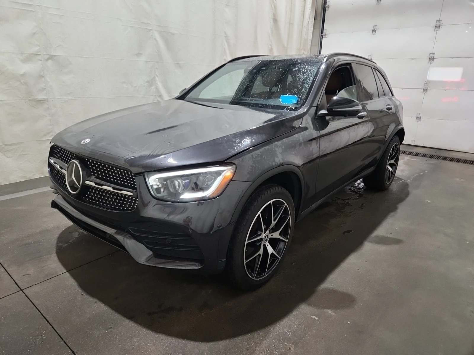 Mercedes-Benz GLC 300 * CARFAX * Един собственик * От Mercedes * 