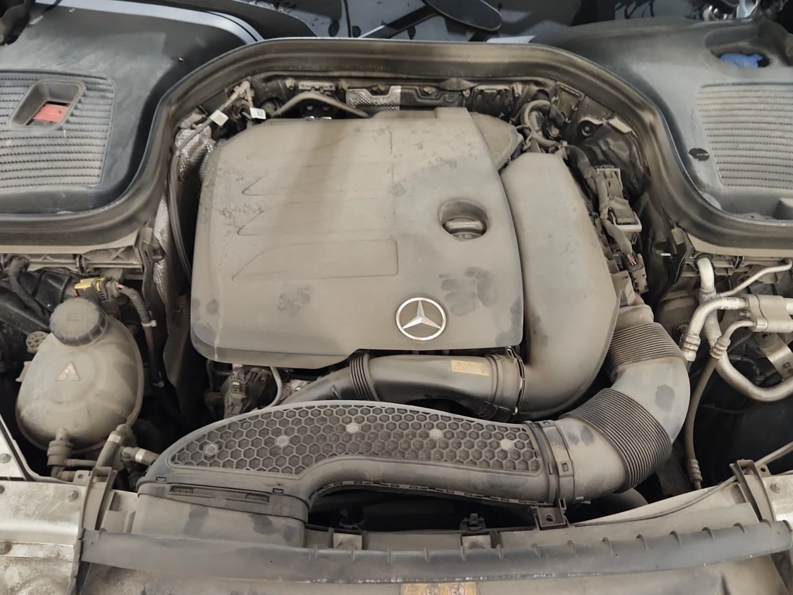 Mercedes-Benz GLC 300 * CARFAX * Един собственик * От Mercedes * , снимка 16 - Автомобили и джипове - 55841594