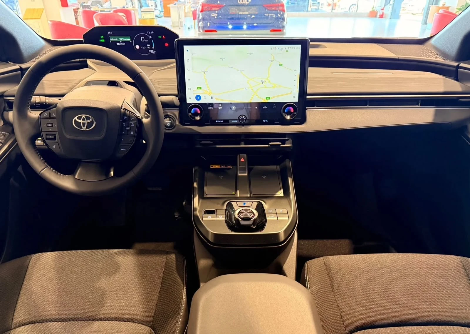 Toyota C-HR LONG RANGE!!72kwh!!224кс!!, снимка 8 - Автомобили и джипове - 55967077