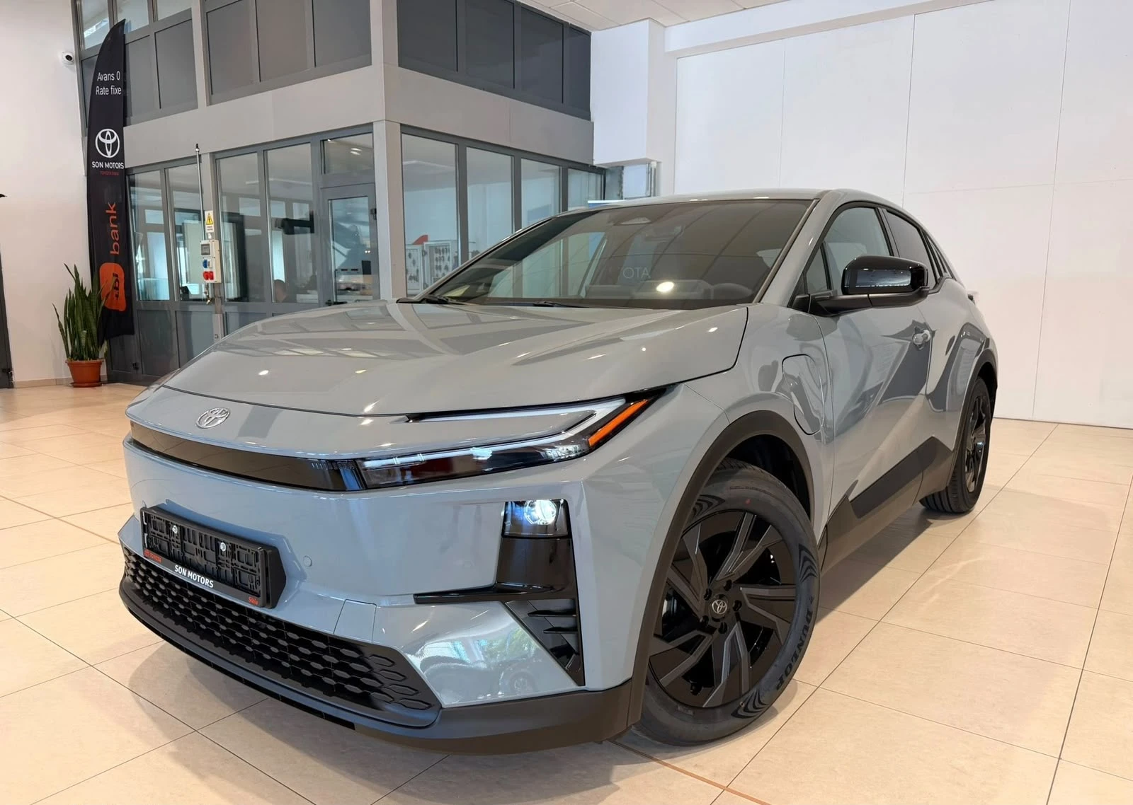 Toyota C-HR LONG RANGE!!72kwh!!224кс!!, снимка 2 - Автомобили и джипове - 55967077