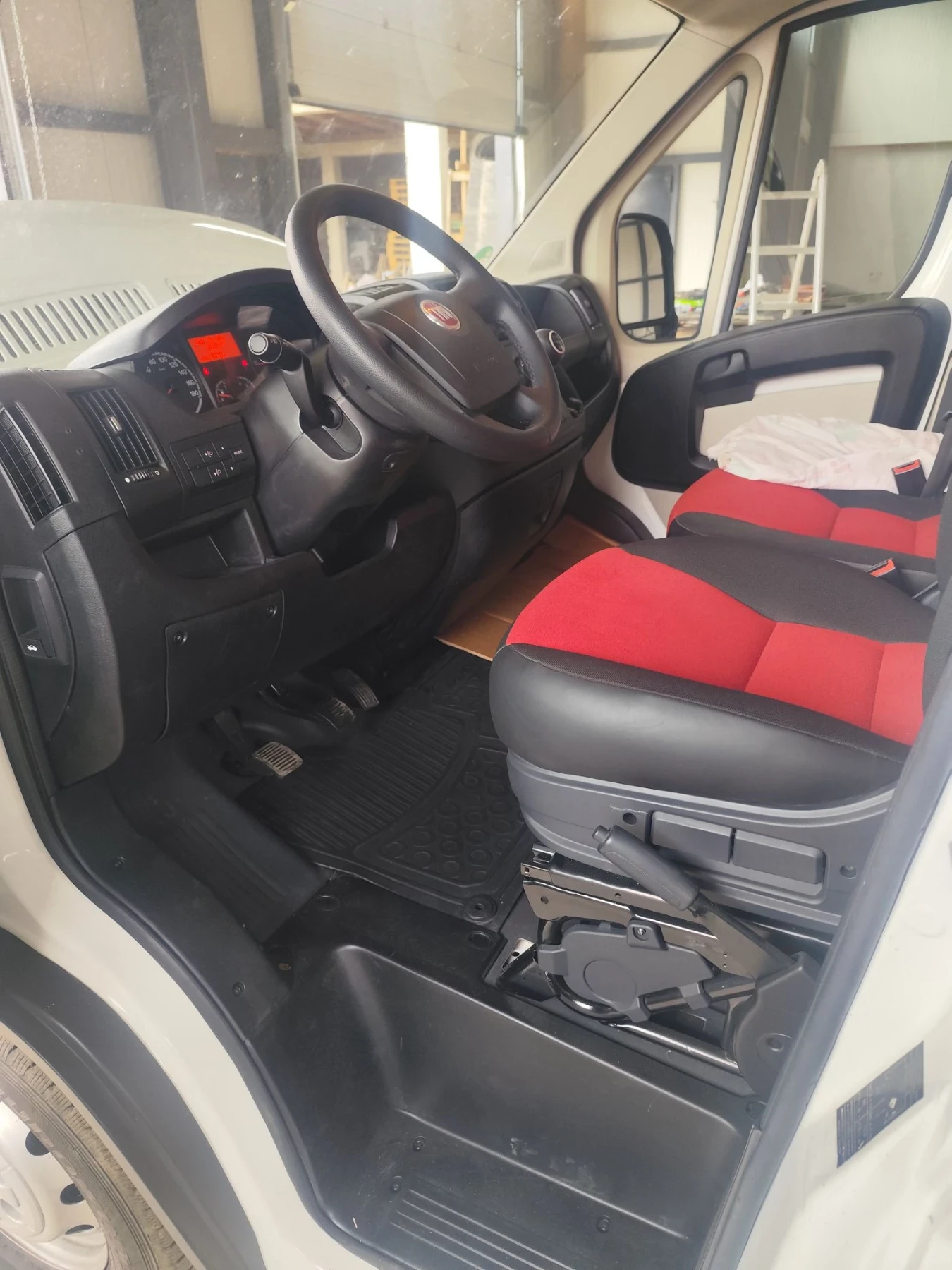 Fiat Ducato 2.3 Multijet, снимка 10 - Бусове и автобуси - 56750036