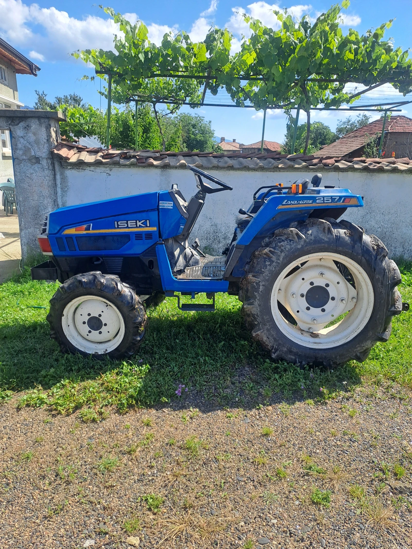 ������� ISEKI Land hope257 | Mobile.bg � ����������� 3