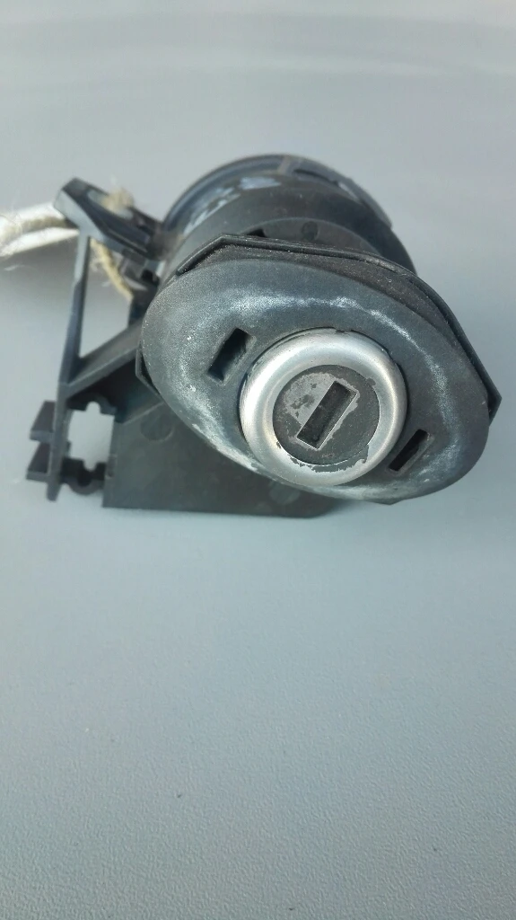 Патрон заден капак Бмв 320д Е90 седан