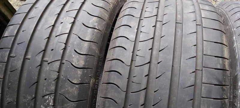 Гуми Летни 235/35R19, снимка 4 - Гуми и джанти - 35608266