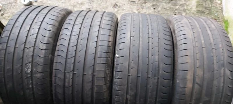 Гуми Летни 235/35R19, снимка 1 - Гуми и джанти - 35608266