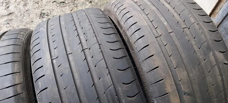 Гуми Летни 235/35R19, снимка 3 - Гуми и джанти - 35608266