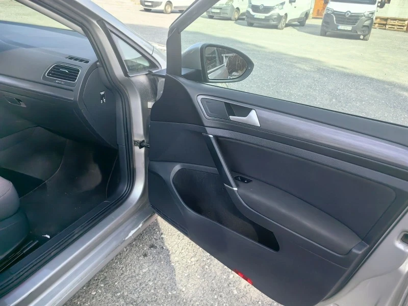 VW Golf 1, 6 TDI Variant, снимка 15 - Автомобили и джипове - 47286707