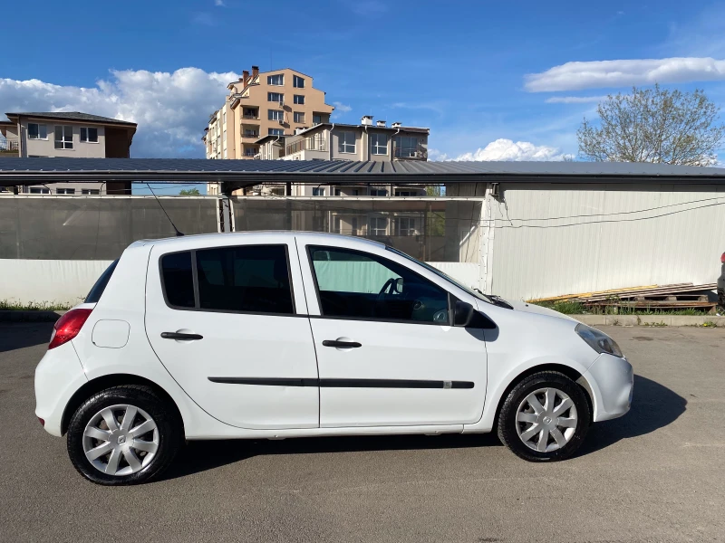 Renault Clio, снимка 9 - Автомобили и джипове - 47606362