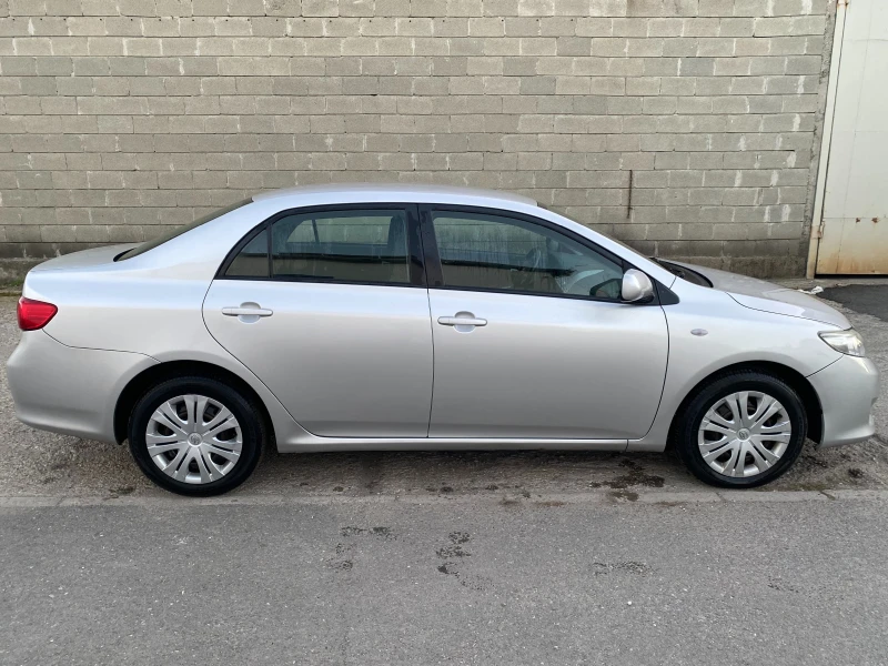 Toyota Corolla 1.6, снимка 3 - Автомобили и джипове - 47734960