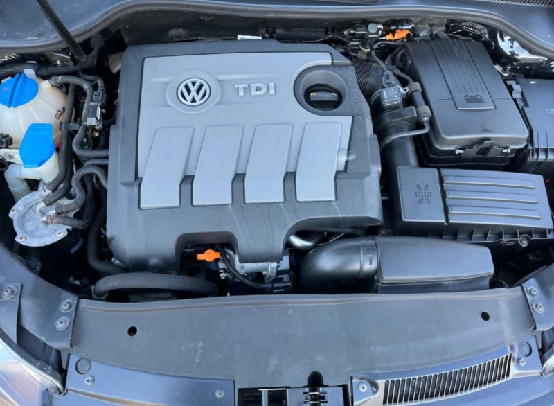 VW Golf 1.6 TDI 105кс, снимка 9 - Автомобили и джипове - 47950331