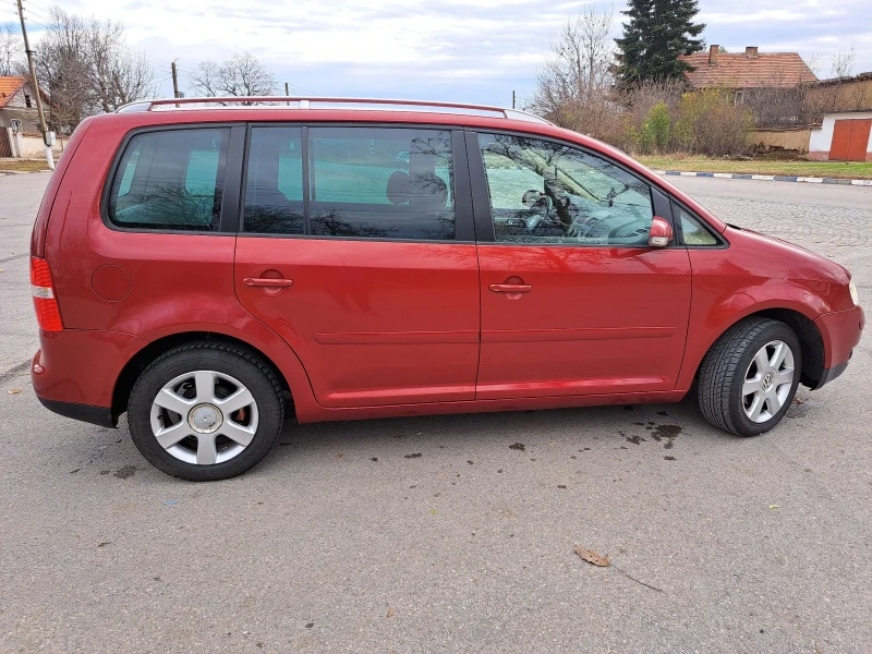 VW Touran, снимка 10 - Автомобили и джипове - 48089681