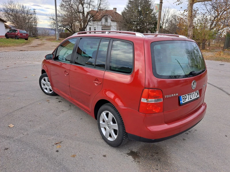 VW Touran, снимка 4 - Автомобили и джипове - 48089681