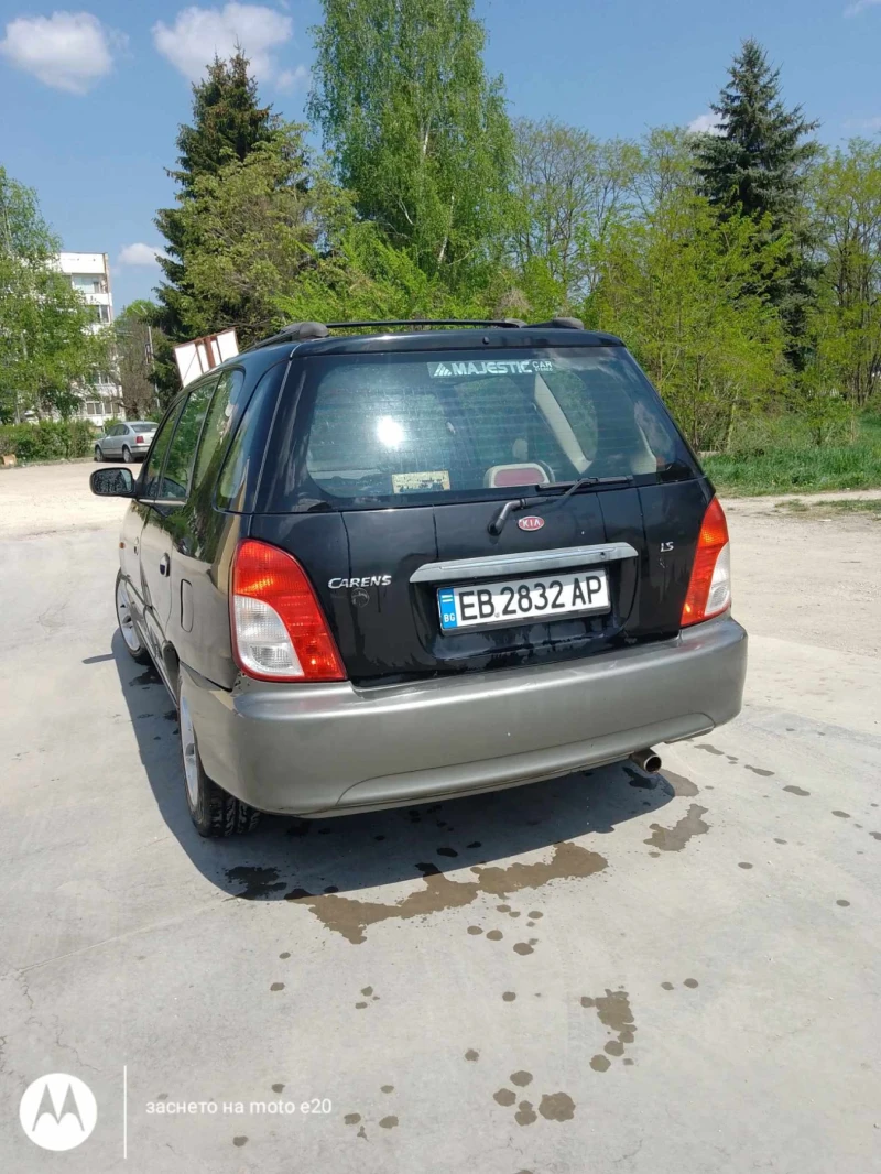 Kia Carens 1.8, снимка 6 - Автомобили и джипове - 48530590