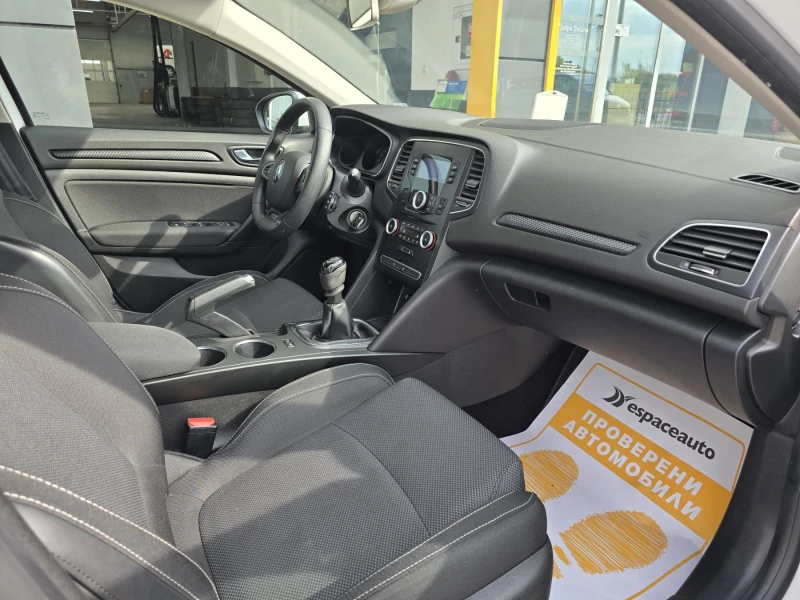 Renault Megane 1.3TCe 140 к.с./Life, снимка 11 - Автомобили и джипове - 52132263