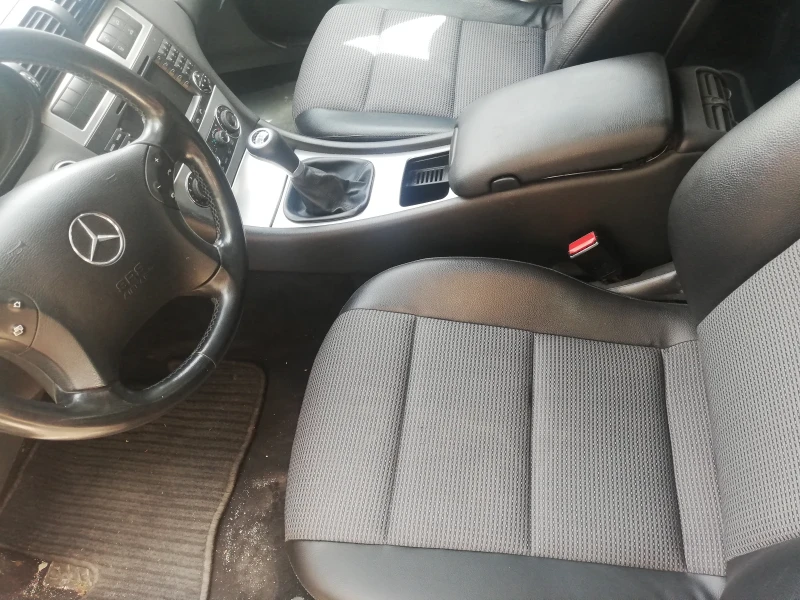 Mercedes-Benz C 200 Фейслифт , снимка 7 - Автомобили и джипове - 52551184