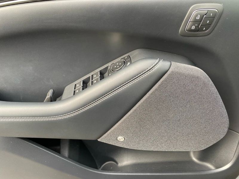 Ford Mustang Mach-E Premium AWD CARFAX АВТО КРЕДИТ , снимка 12 - Автомобили и джипове - 53247032