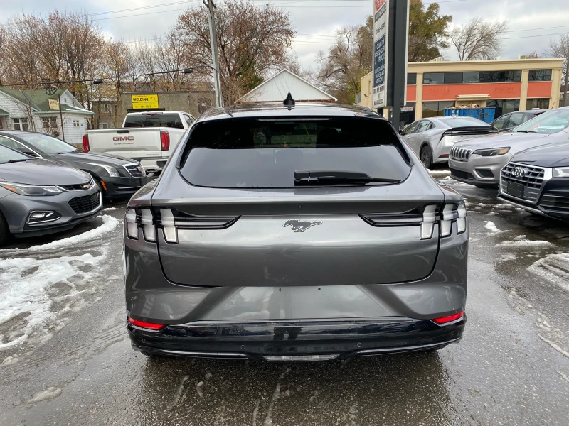 Ford Mustang Mach-E Premium AWD CARFAX АВТО КРЕДИТ , снимка 5 - Автомобили и джипове - 53247032