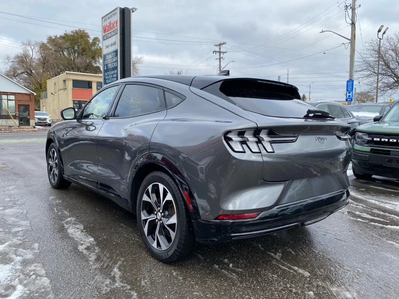 Ford Mustang Mach-E Premium AWD CARFAX АВТО КРЕДИТ , снимка 4 - Автомобили и джипове - 53247032