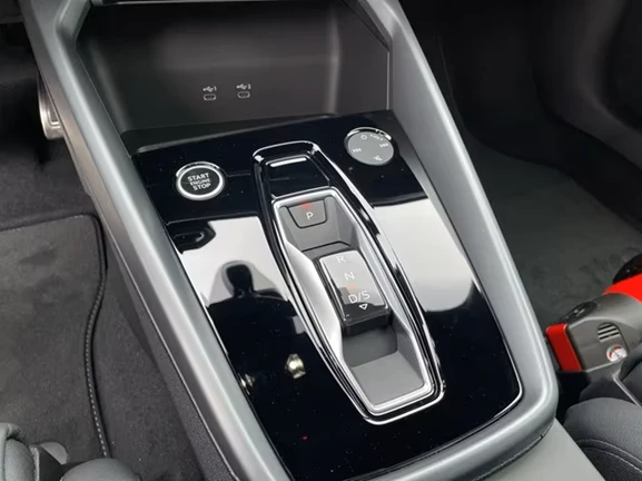 Audi A3 Sportback 35 TDI = S-line = Гаранция - изображение 10