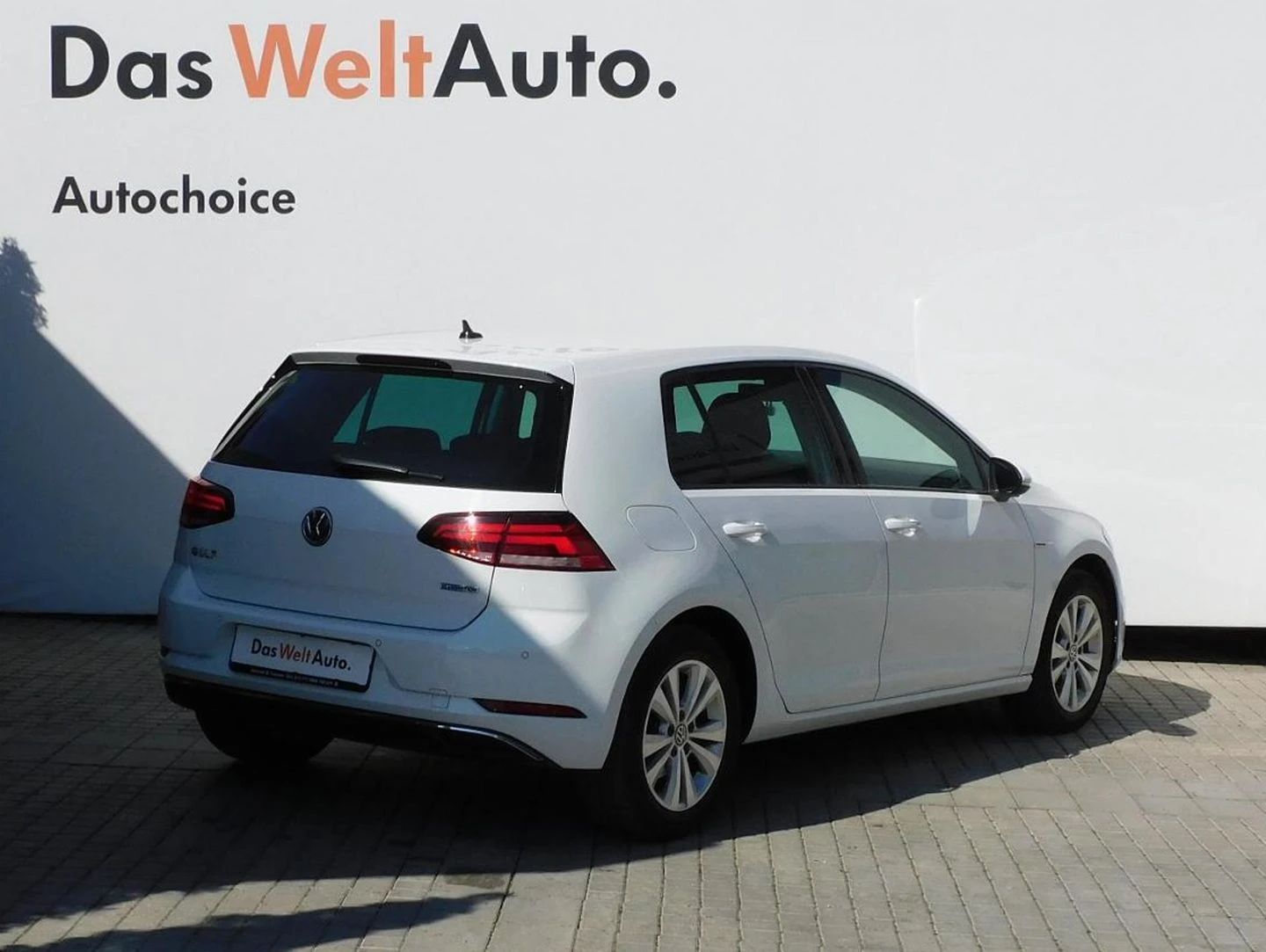 VW Golf Comfortline 1.5TGI BlueMotion бензин-природен газ  - изображение 3