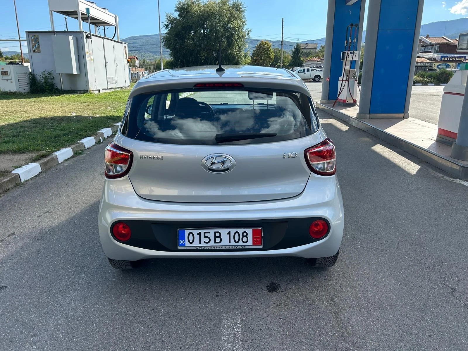 Hyundai I10 1.0i EURO6 - изображение 5