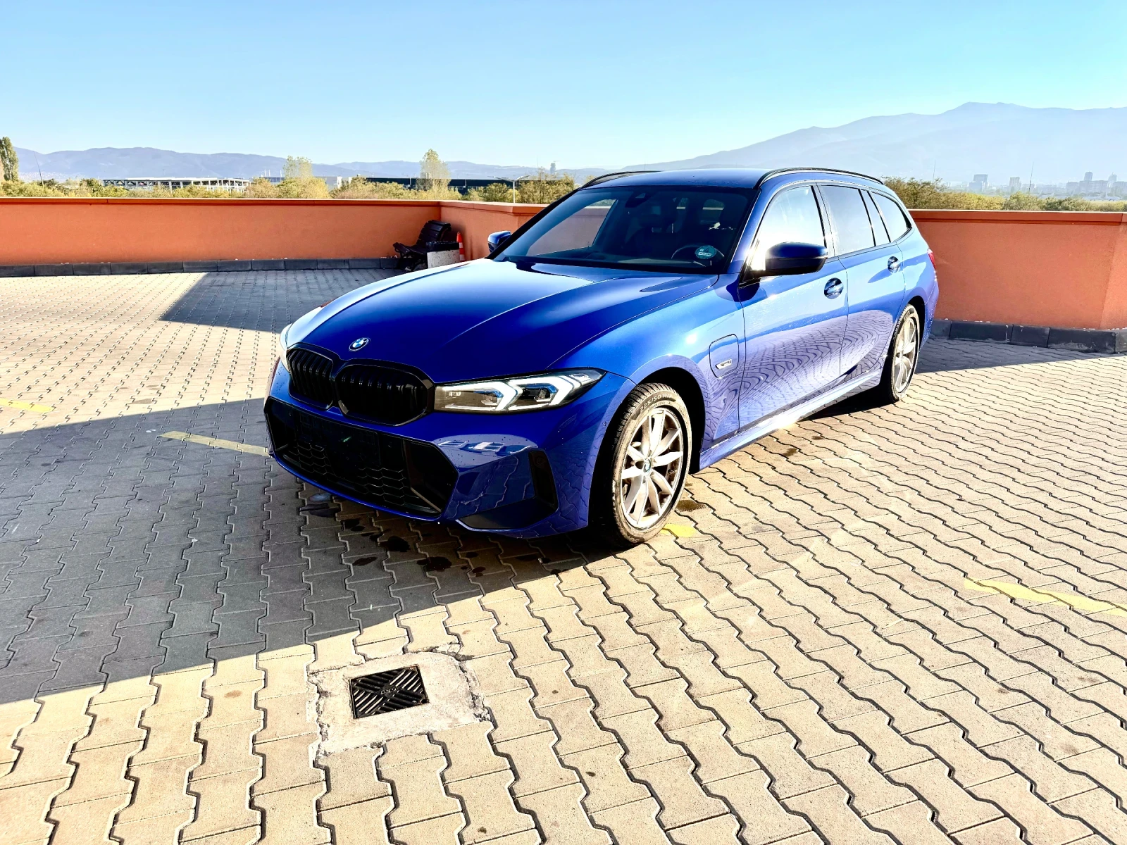 BMW 330 E  Touring M Sports package - изображение 2