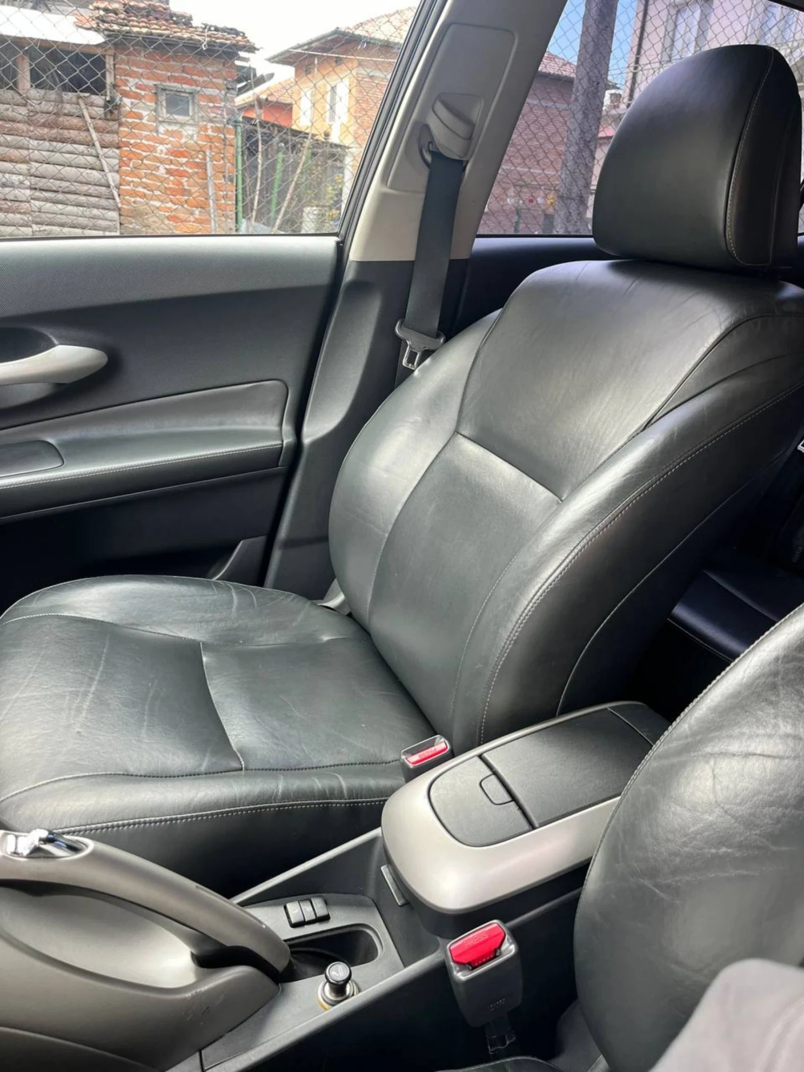Toyota Auris  - изображение 8